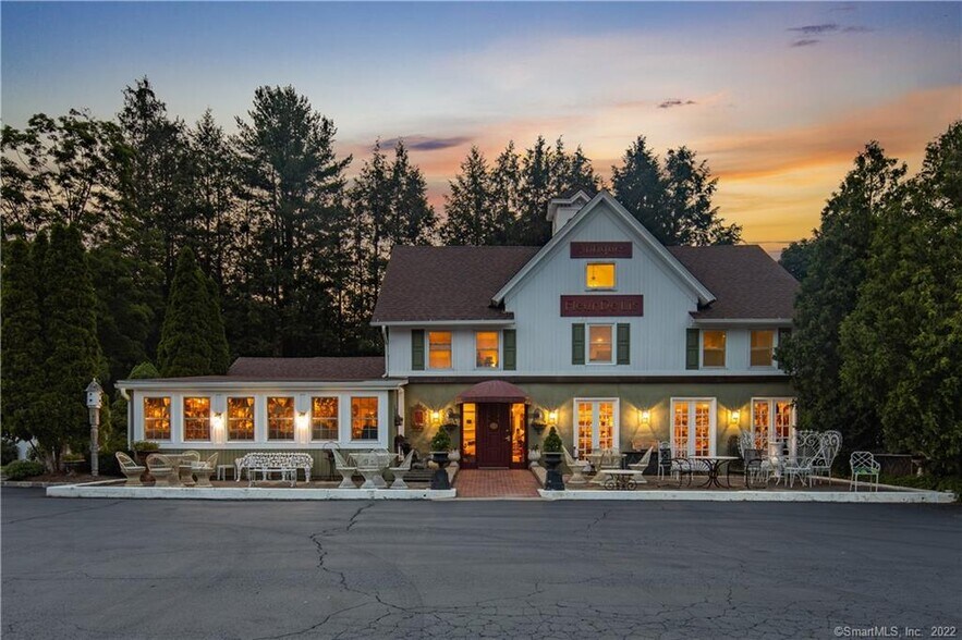 More Photos Of 4 Long Ridge Rd, Redding General Retail For Sale