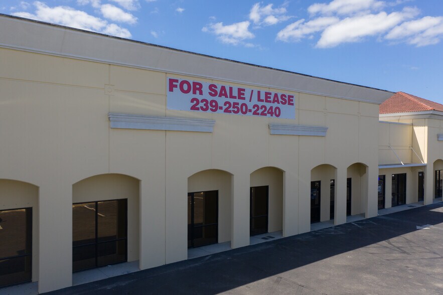 More Photos Of 17030 Alico Commerce Ct, Fort Myers Warehouse For Sale