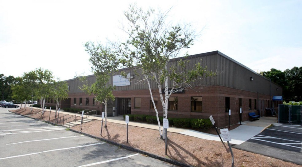 More Photos Of 90 Glacier Dr, Westwood Light Manufacturing For Lease