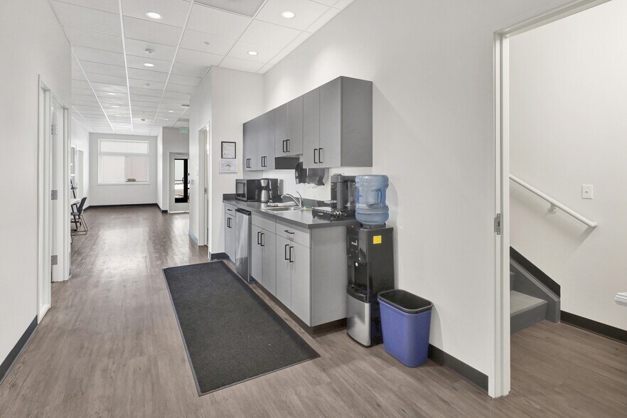 More Photos Of 5457 Pacific Fern Dr, Ferndale Manufacturing For Lease
