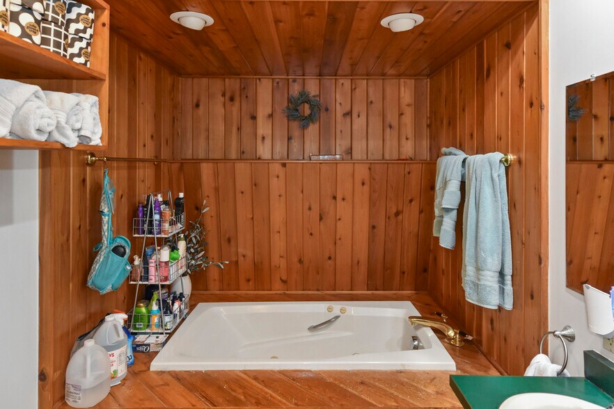 More Photos Of 9 River St, Saranac Lake Apartments For Sale