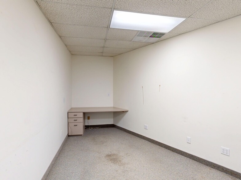 More Photos Of 2051-2063 W 8th St, Erie Storefront Retail Office For Lease