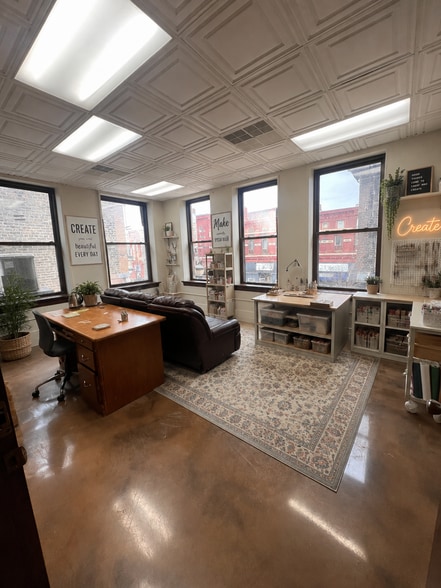 More Photos Of 76-80 S Grove Ave, Elgin Office For Lease