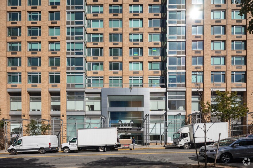 More Photos Of 101 West End Ave, New York Apartments For Lease