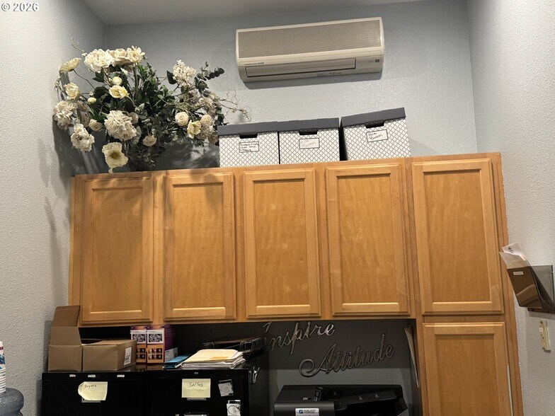 More Photos Of 937 Chetco Ave, Brookings Office Residential For Sale