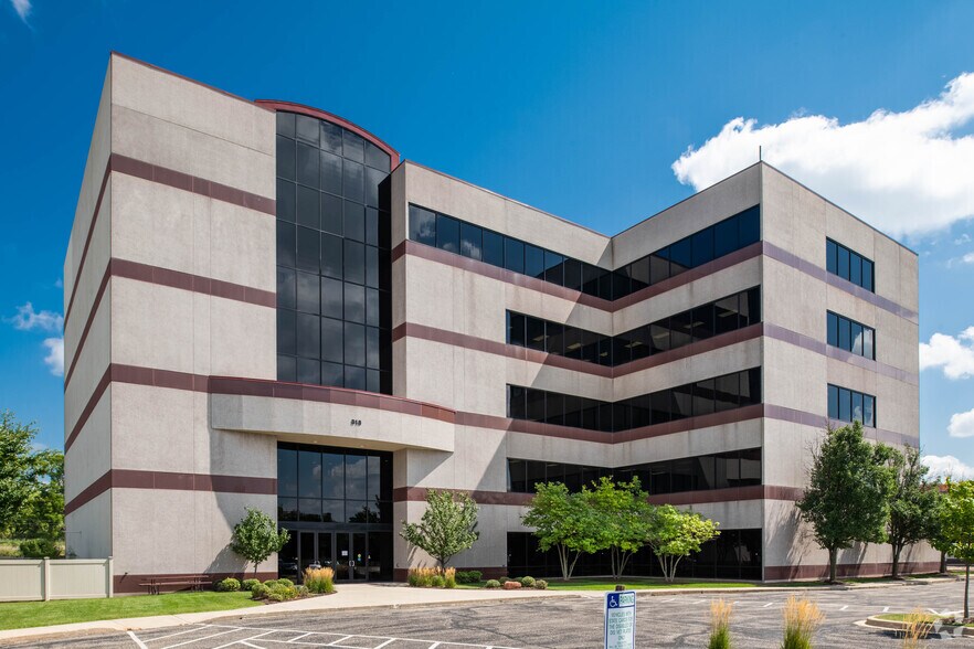 More Photos Of 313 Blettner Blvd, Madison Office For Lease