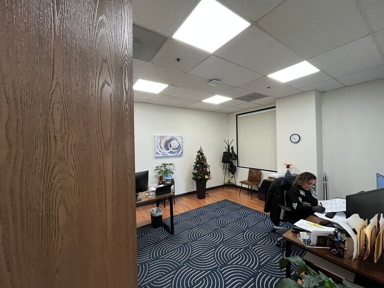 More Photos Of 7920 Airway Rd, San Diego Manufacturing For Lease