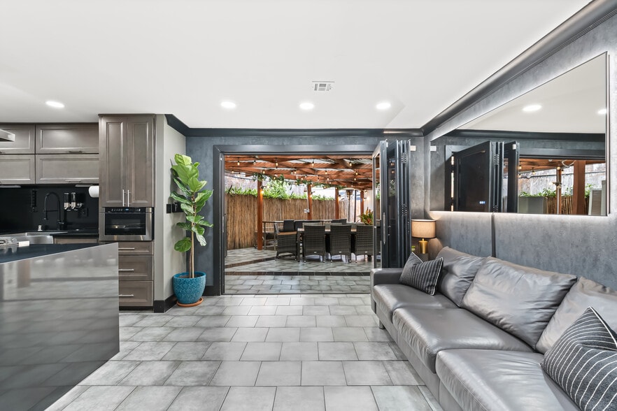 More Photos Of 2366 Main St, Ramona Office For Sale