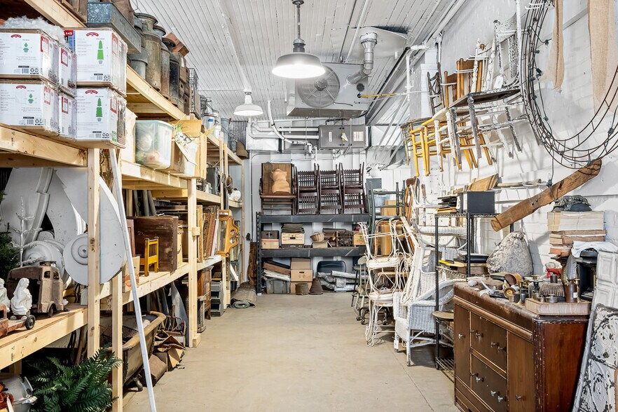 More Photos Of 219 Jefferson St, Waupaca Storefront Retail Office For Sale