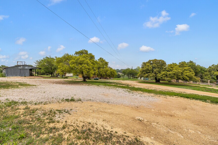 More Photos Of 123 Rocky Rd, Hye Storefront Retail Residential For Sale