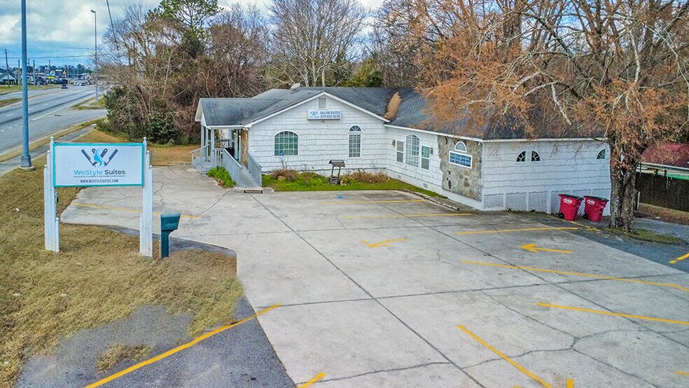 More Photos Of 4849 Mercer University Dr, Macon-Bibb Storefront For Sale