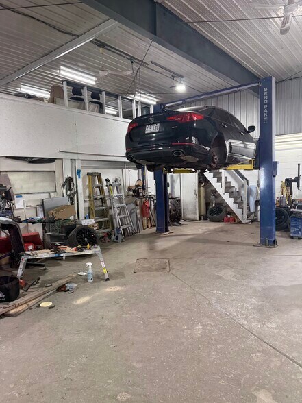 More Photos Of 5438 Bank St, Ottawa Industrial For Sale