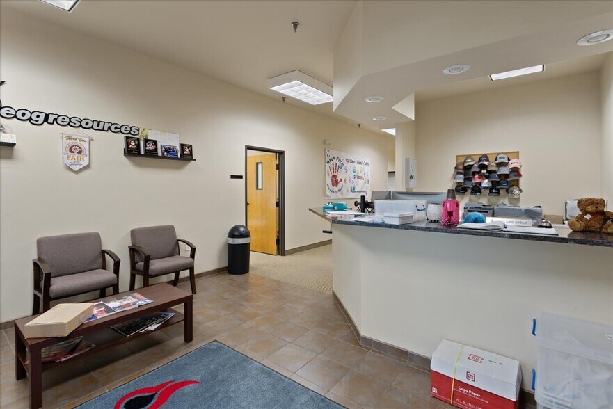 More Photos Of 1103 Old Town Ln, Cheyenne Office For Sale