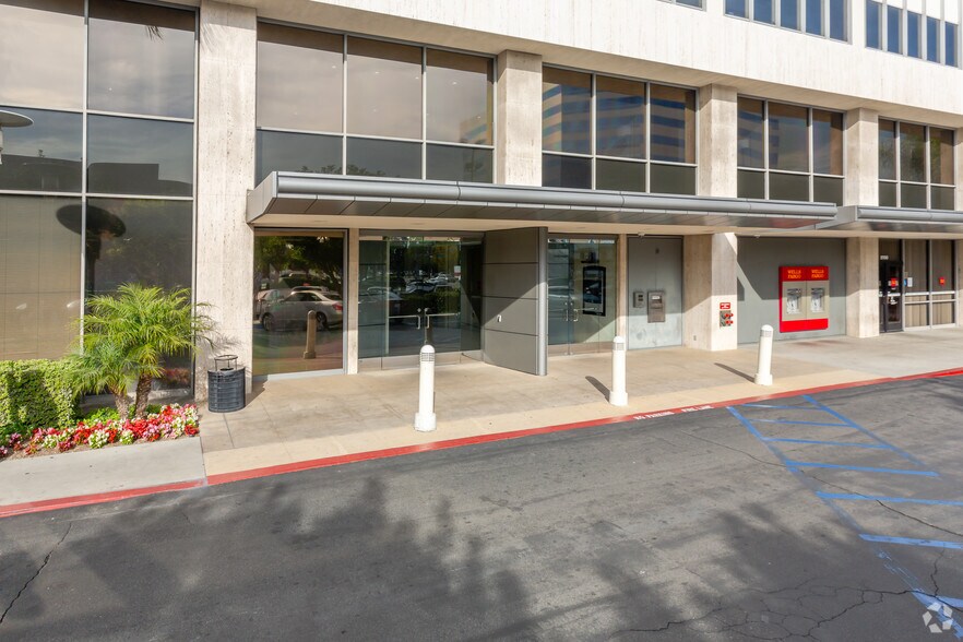 More Photos Of 2700 N Main St, Santa Ana Office For Lease