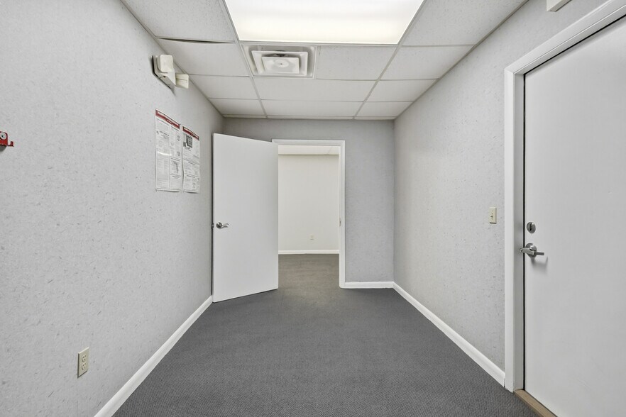 More Photos Of 1840 Dunn Ave, Jacksonville Medical For Lease