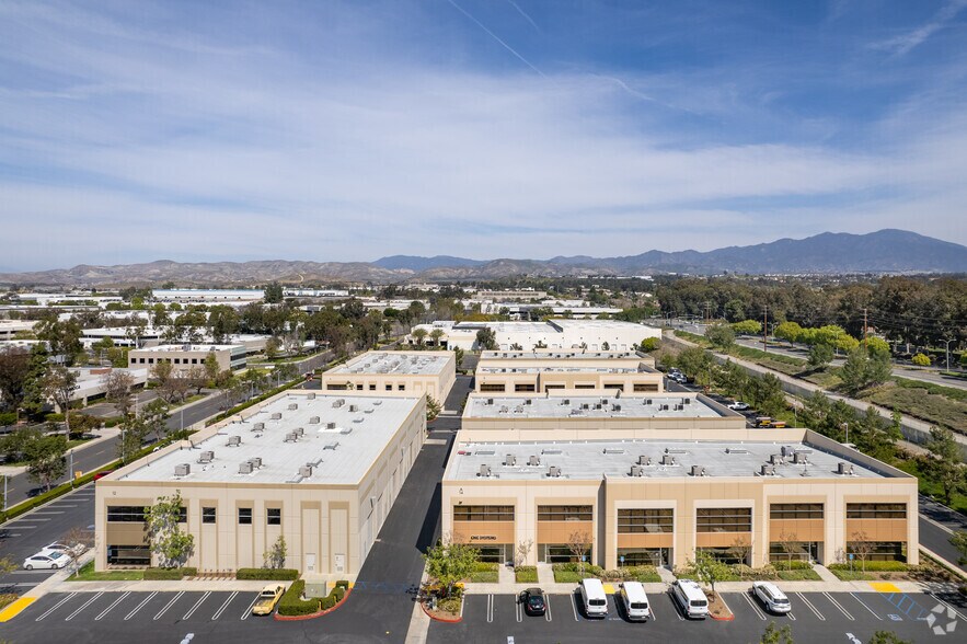 More Photos Of 16 Goodyear, Irvine Light Manufacturing For Lease