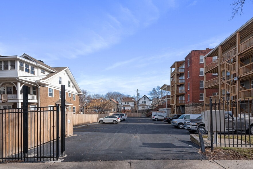 More Photos Of 1412 W 39th St, Kansas City Apartments For Sale