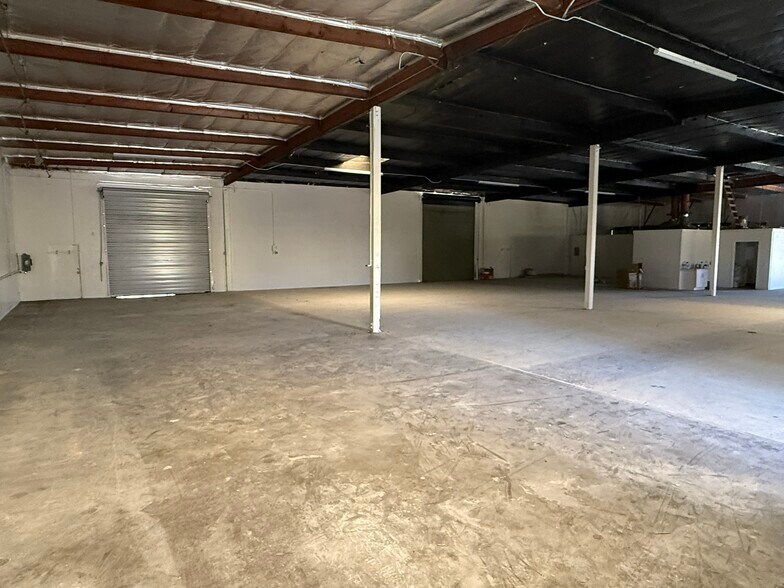 More Photos Of 13161 Rosecrans Ave, Santa Fe Springs Manufacturing For Lease
