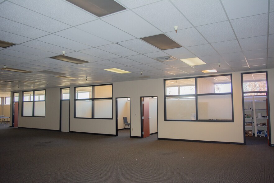 More Photos Of 5411 Luce Ave, Mcclellan Light Distribution For Lease