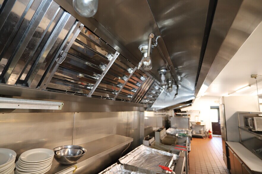 More Photos Of 686 Broad St, Lyndonville General Retail For Sale