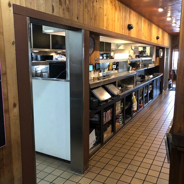 More Photos Of 1807 Olympic St, Springfield Restaurant For Lease