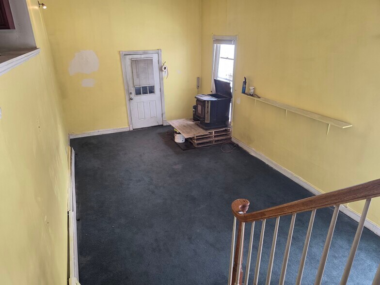 More Photos Of 56 Old State Route 12, Frenchtown Showroom For Sale