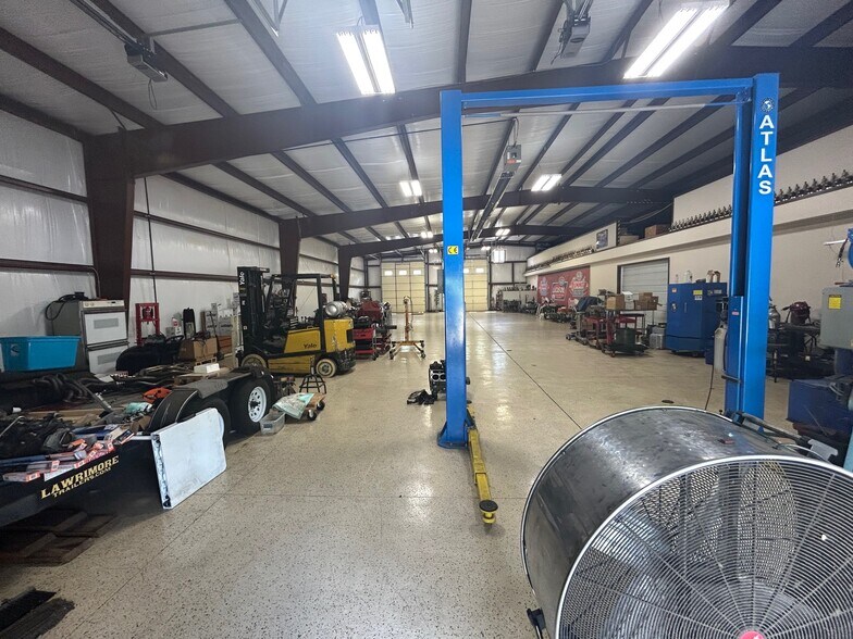 More Photos Of 13002 Indiana 60, Memphis Warehouse For Sale