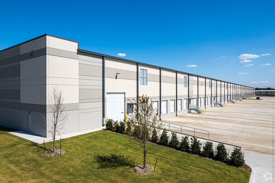 More Photos Of 350 Cypress Hill Dr, McKinney Warehouse For Lease