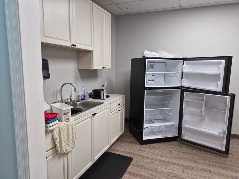 More Photos Of 1320 Culver Dr, Palm Bay Flex For Lease