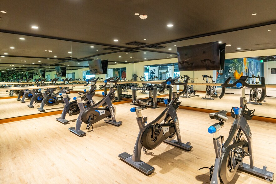 More Photos Of 1100 Webster St, Oakland Apartments For Lease