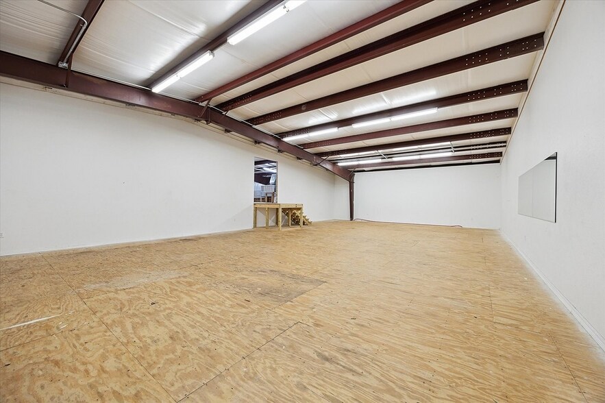 More Photos Of 920 Front St, Columbus Warehouse For Sale