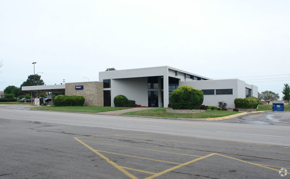 Primary Photo Of 18781 E 39th St, Independence Office For Sale