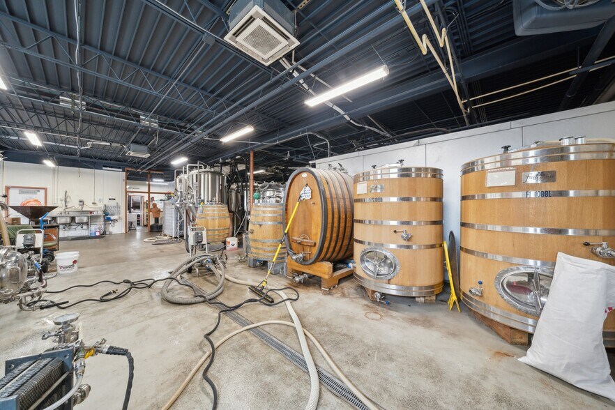 More Photos Of 704 Dawn St, Richmond Warehouse For Sale