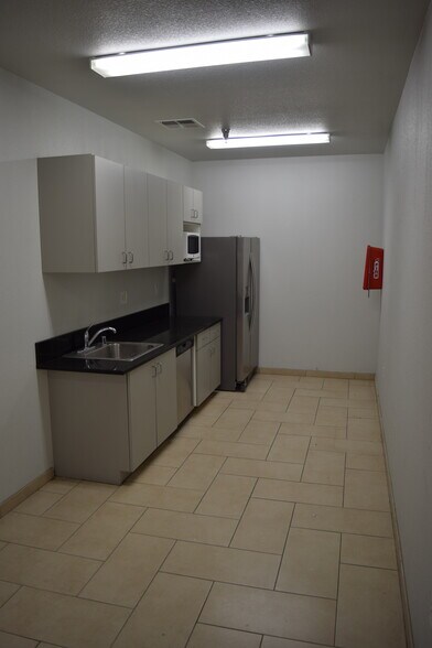 More Photos Of 750 Link Rd, Fairfield Warehouse For Lease