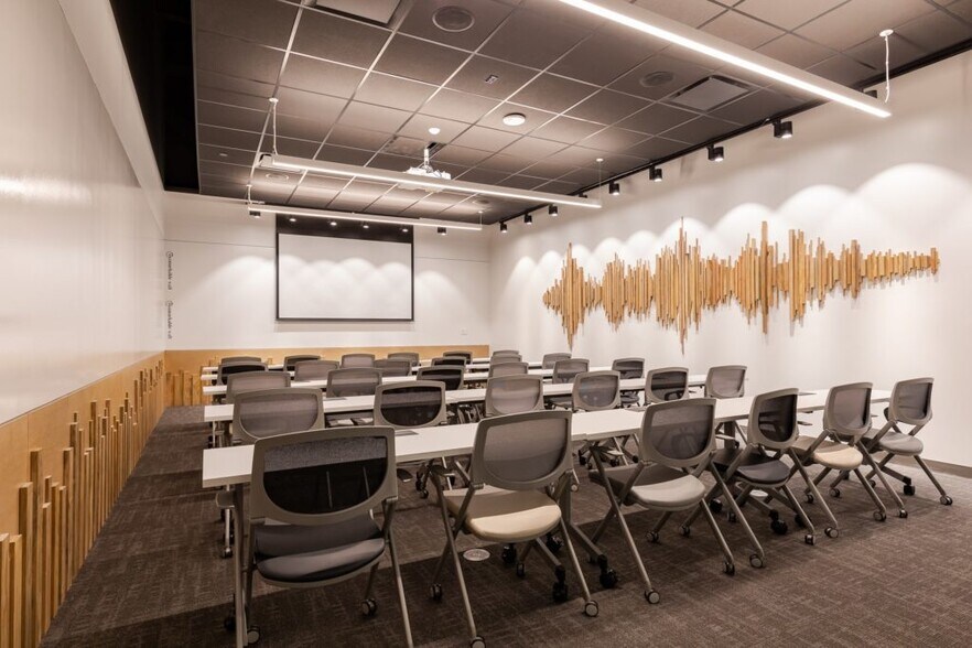 More Photos Of 3535 Peachtree Rd NE, Atlanta Coworking Space