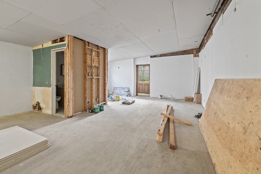 More Photos Of 47 Maple Ave, Flemington Light Manufacturing For Lease