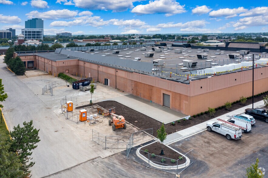 More Photos Of 1430-1540 E Golf Rd, Schaumburg Unknown For Lease