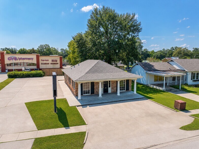 More Photos Of 321 S Main St, Marksville Office For Sale