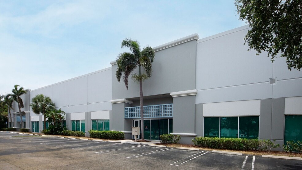More Photos Of 1300-1380 Park Central Blvd S, Pompano Beach Unknown For Lease
