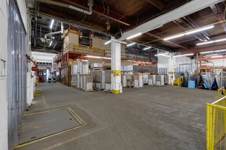 More Photos Of 262 Rue Scott, St-Jérôme Warehouse For Sale