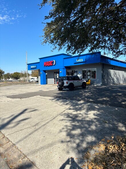 More Photos Of 10448 Atlantic Blvd, Jacksonville Freestanding For Sale