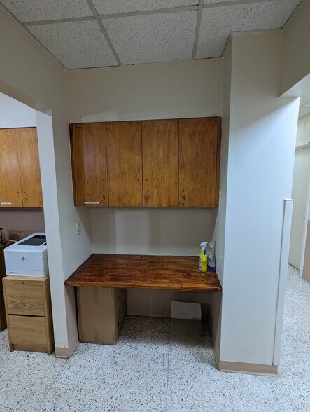 More Photos Of 1055 E Tremont Ave, Bronx Medical For Lease
