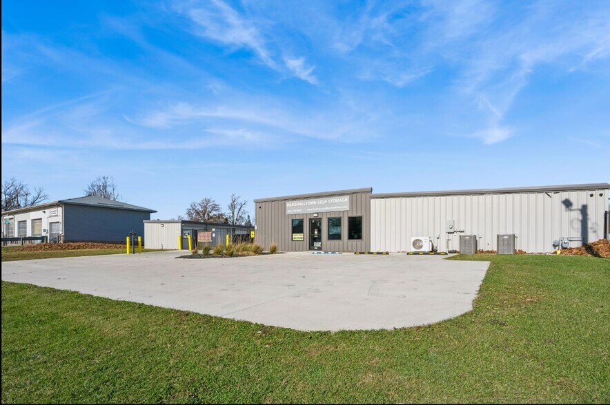 More Photos Of 1101 Lincoln way, Marshalltown General Retail For Sale