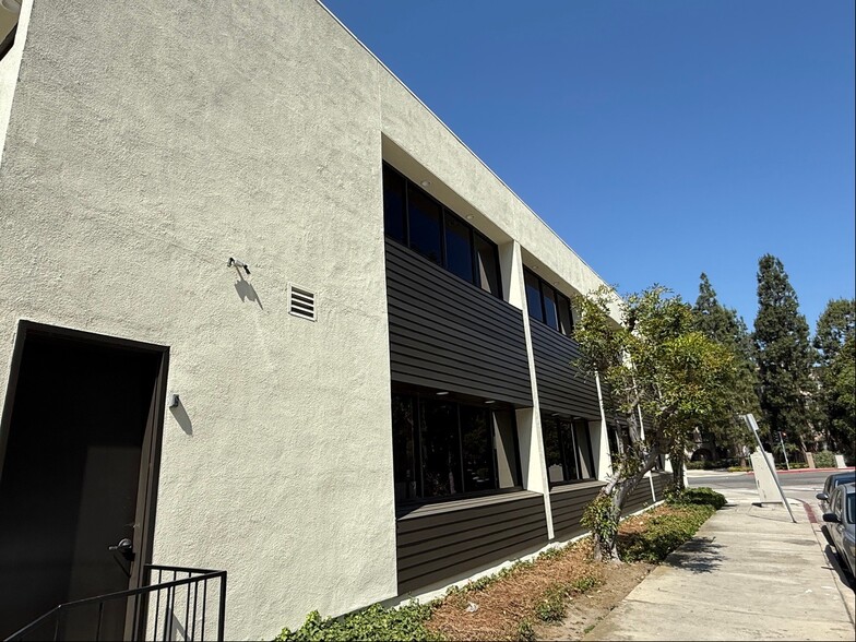 More Photos Of 4040 Vineland Ave, Studio City Office For Lease