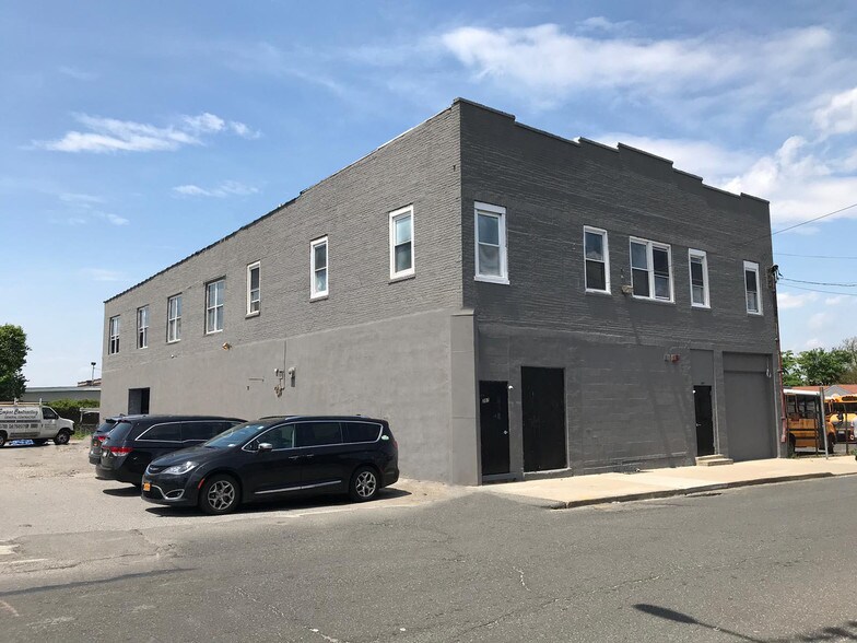 Primary Photo Of 207 Lawrence Ave, Inwood Loft Creative Space For Lease
