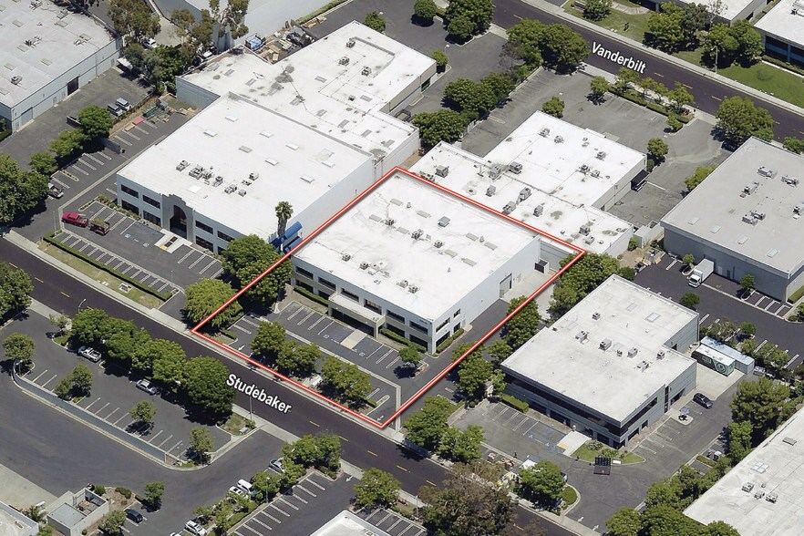 More Photos Of 5 Studebaker, Irvine Research And Development For Lease