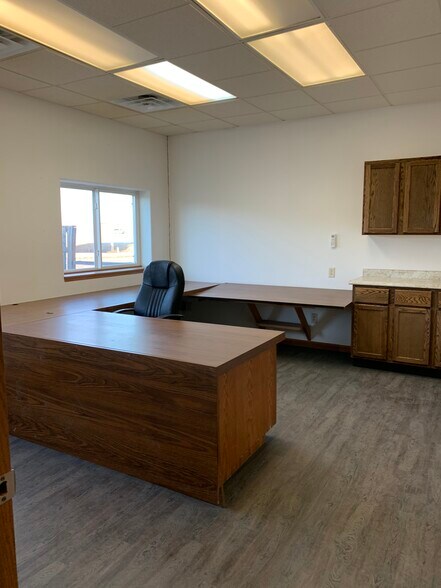 More Photos Of 5629 Bob Ln, Black Hawk Warehouse For Lease