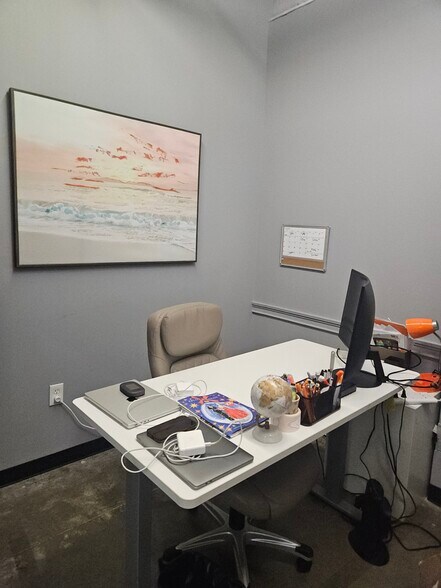 More Photos Of 914 Howell Mill Rd NW, Atlanta Office For Lease