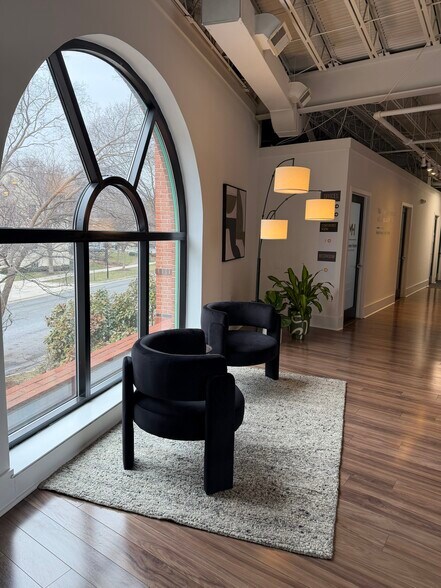 More Photos Of 950 N Washington St, Alexandria Coworking Space