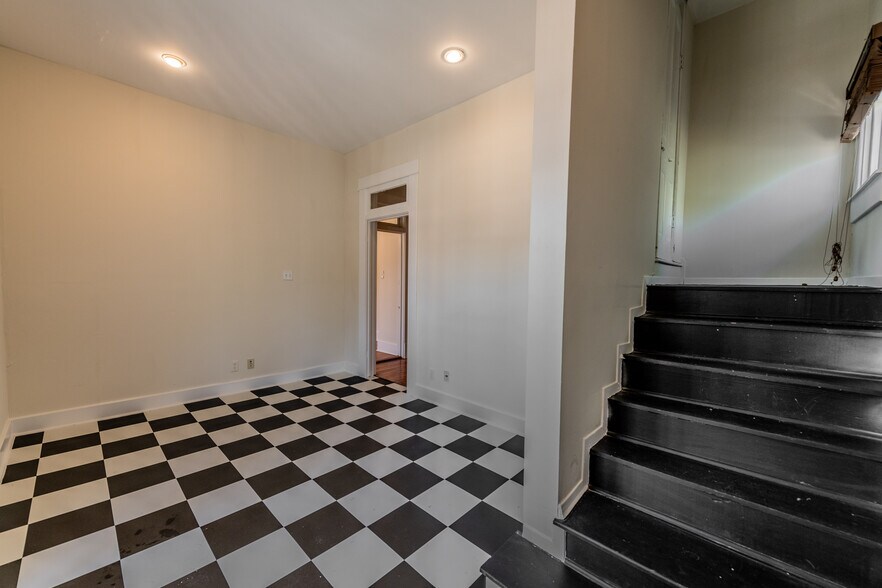 More Photos Of 214 E Ashby Pl, San Antonio Office For Lease